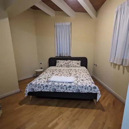9-2b Apartment